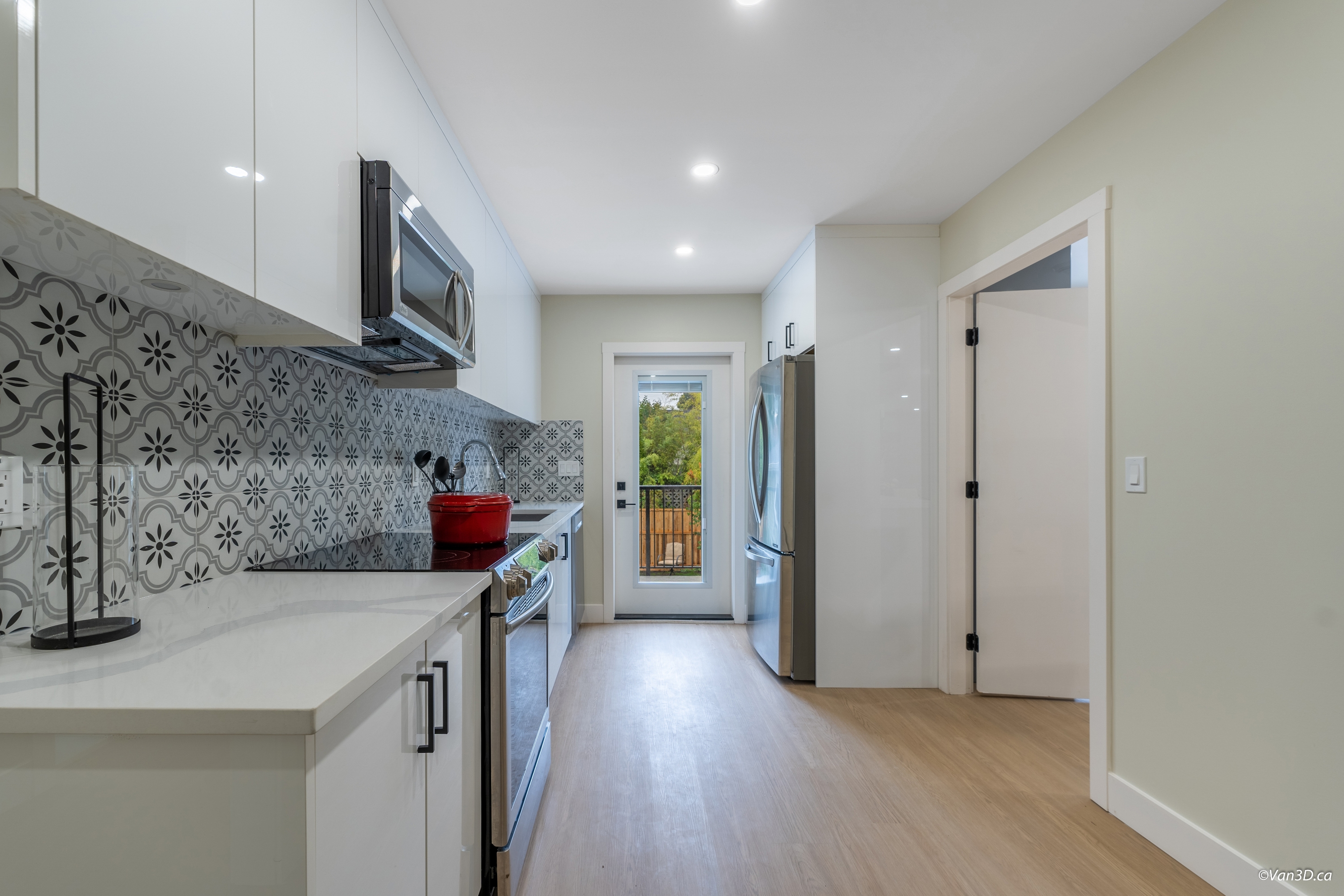 8926 Shepherd Way - Upper House