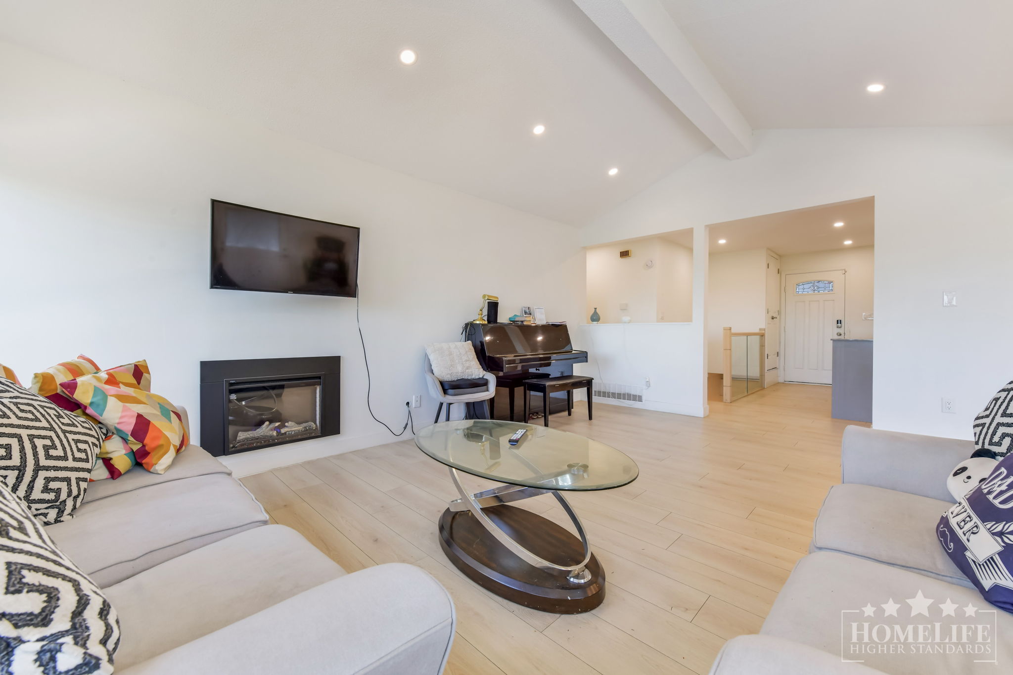 7437 Garfield Dr - Upper House